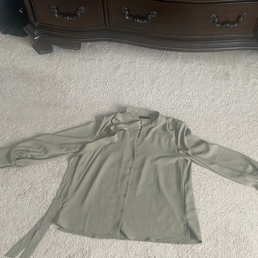 Banana Republic Women's Button-Down Shirt in Olive